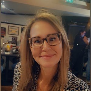 Meet your Posher, Renee